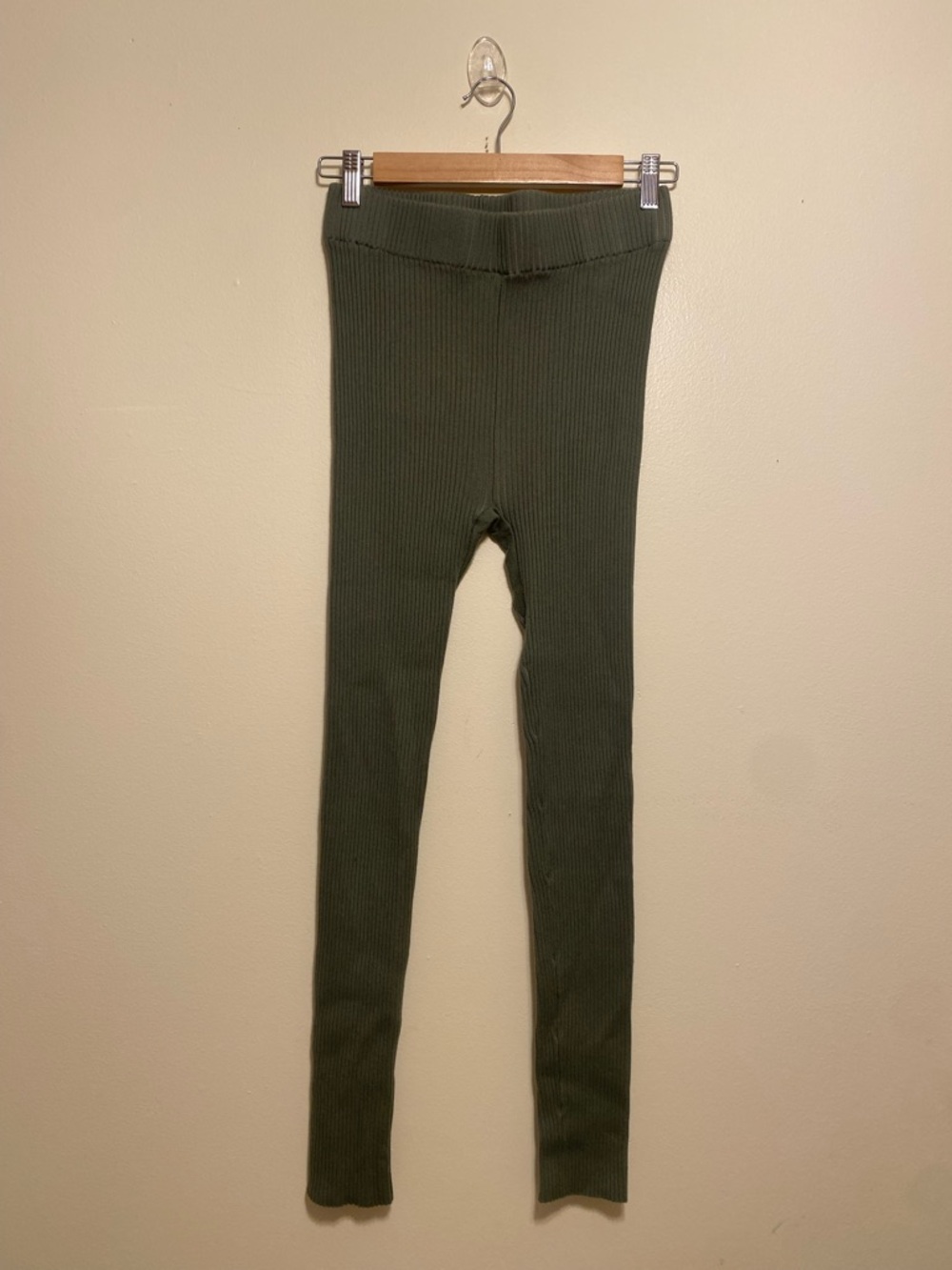 lunya Olive Ribbed Leggings. Size M - Picture 3 of 10